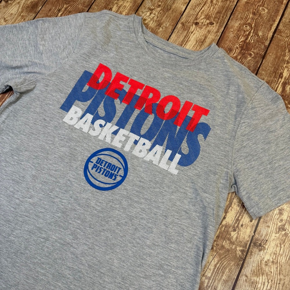 NBA Detroit Pistons Basketball T Shirt Mens Medium Gray Graphic Tee